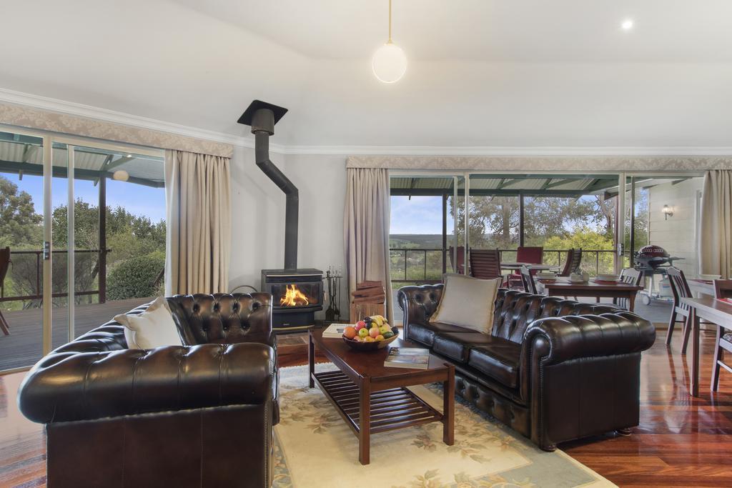 Shambhala Guesthouse Kangaroo Gully Экстерьер фото