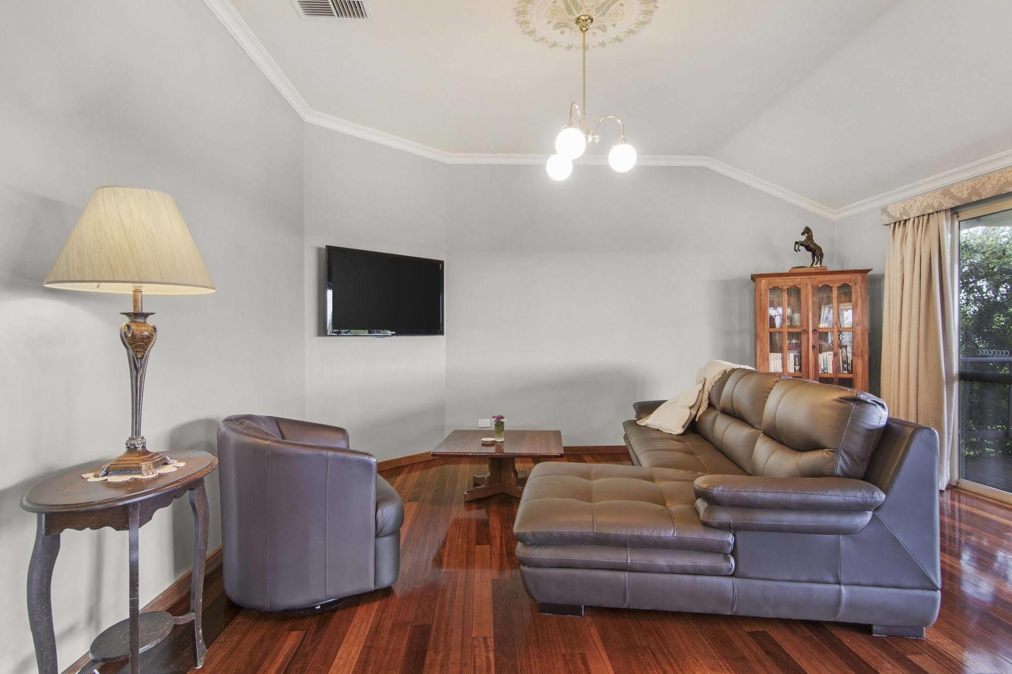 Shambhala Guesthouse Kangaroo Gully Экстерьер фото