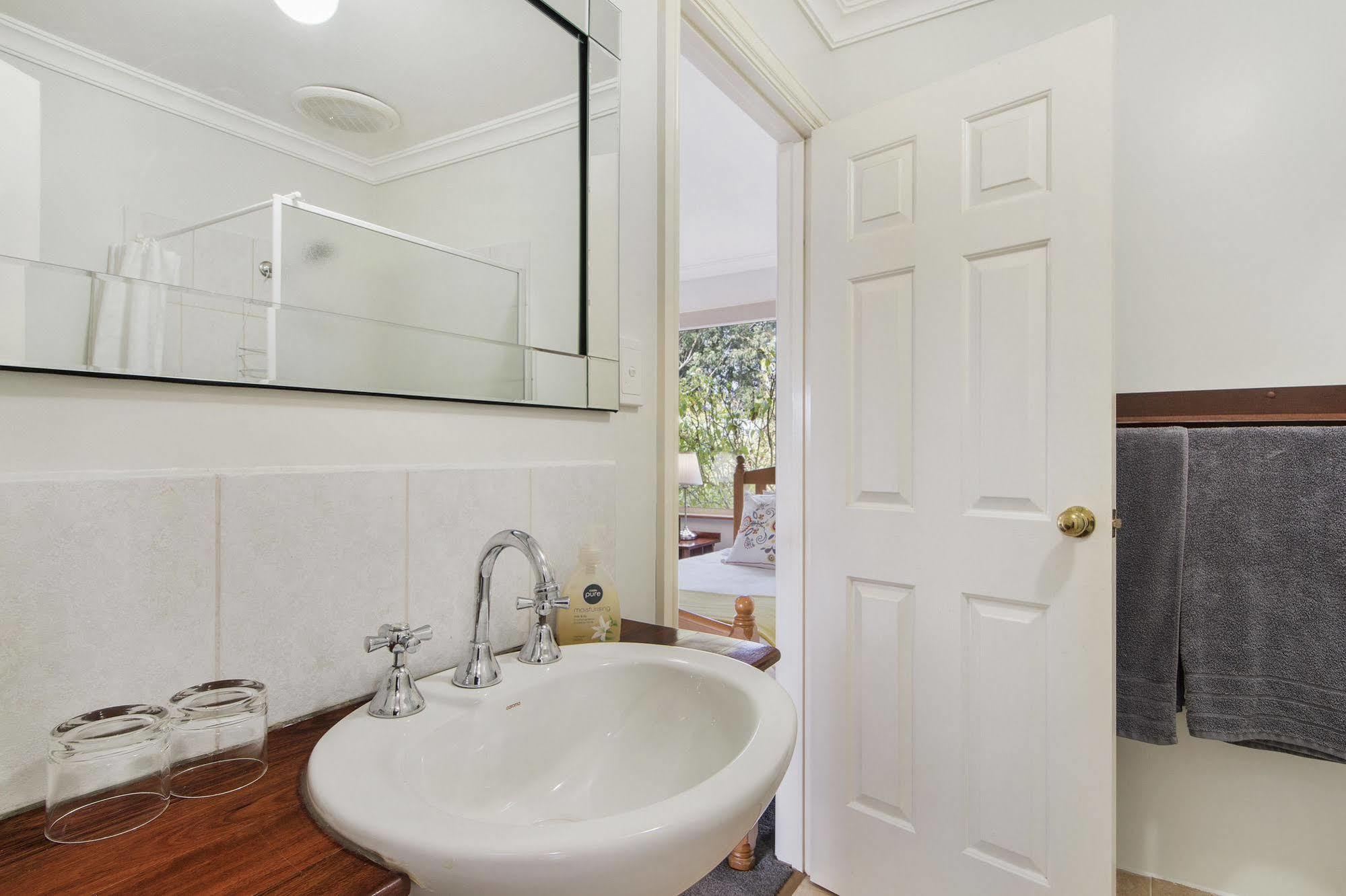 Shambhala Guesthouse Kangaroo Gully Экстерьер фото